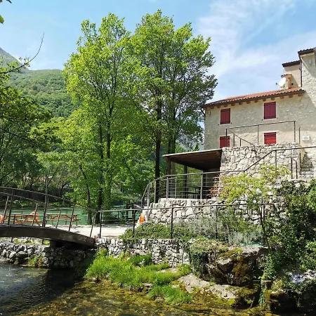 Casa Sul Fiume County House