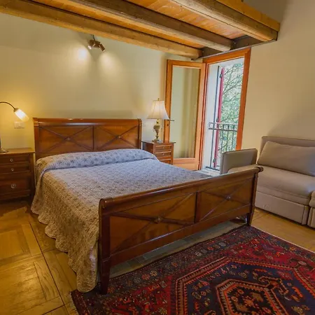Casa Sul Fiume County House Bed & Breakfast Solagna